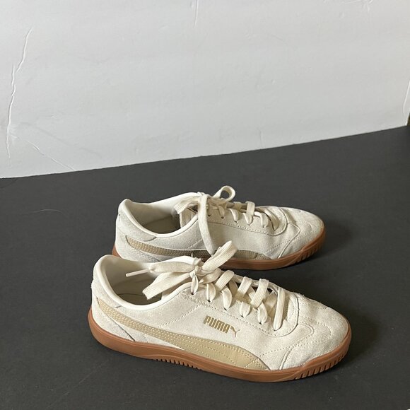PUMA Women's Club 5v5 Sneaker VGUC Sz 7 Off-White with Beige Logo - Picture 1 of 5